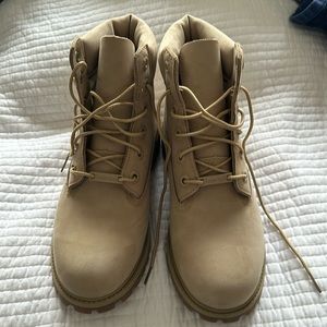 New timberland boots womens size 7.5 boys size 5.5